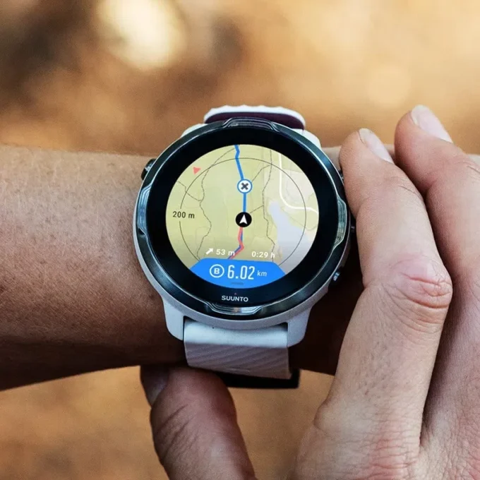 Suunto 7 white burgundy – smartklocka med mångsidig sportupplevelse Suunto 7 white burgundy – smartklocka med mångsidig sportupplevelse