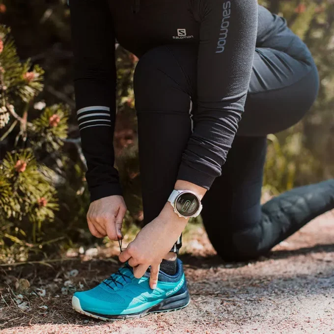 Suunto 9 vit – GPS-sportklocka med lång batteritid