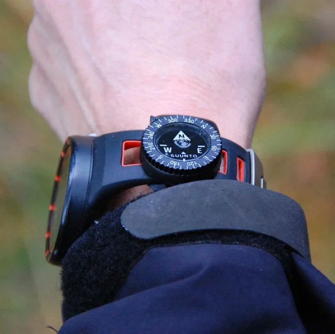 Suunto Clipper L/B NH-kompass – fästs på friluftsutrustning Suunto Clipper L/B NH-kompass – fästs på friluftsutrustning