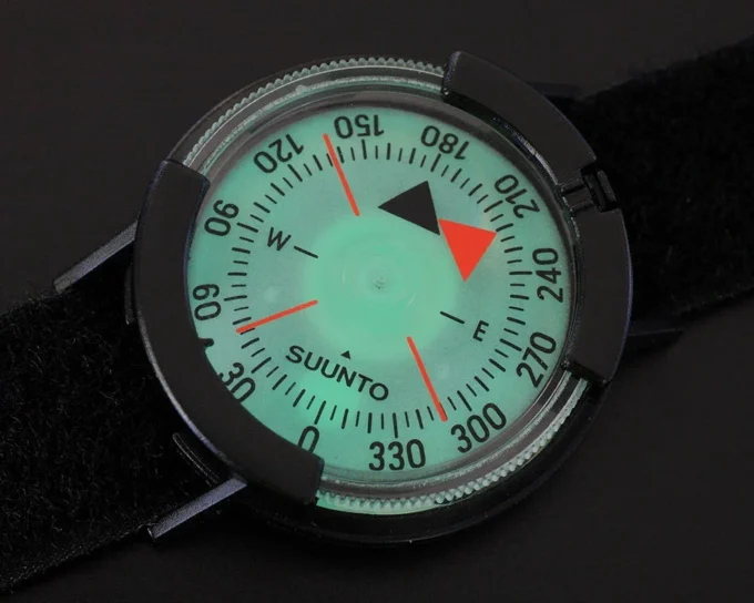 Suunto m-9/svart/svart/nh med kardborreband Suunto m-9/svart/svart/nh med kardborreband